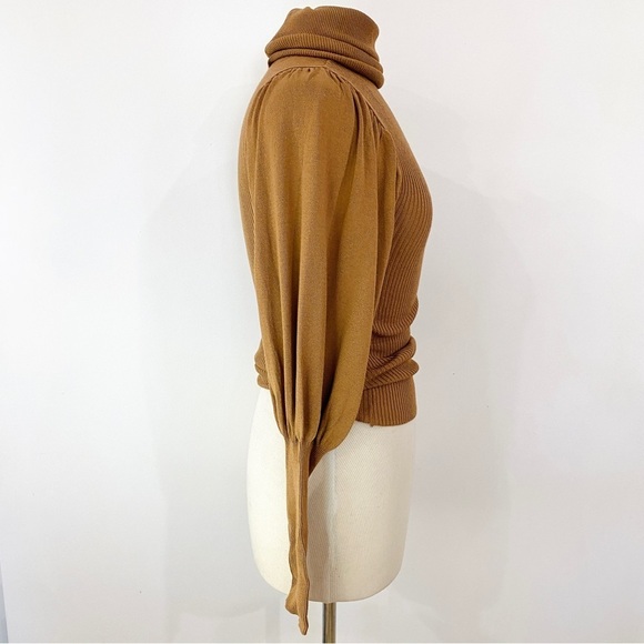 H&M tan pleated puff shoulders turtleneck - Picture 5 of 11
